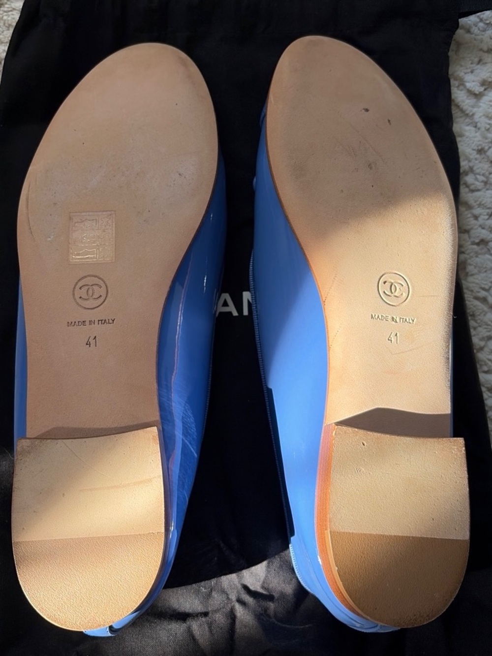 CHANEL Royal Blue Patent Leather Ballet Flats with CC Cap Toe - Picture 4 of 8